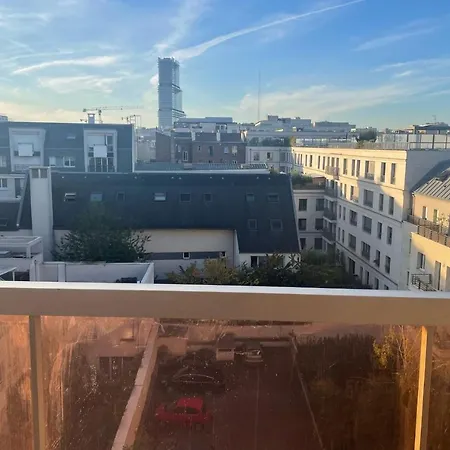 With Balcony And Natural Light Clichy